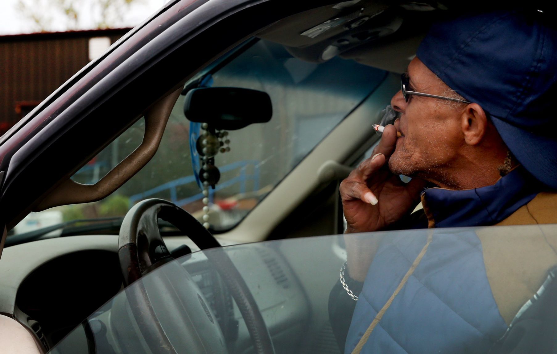 UAW members vote on new contract